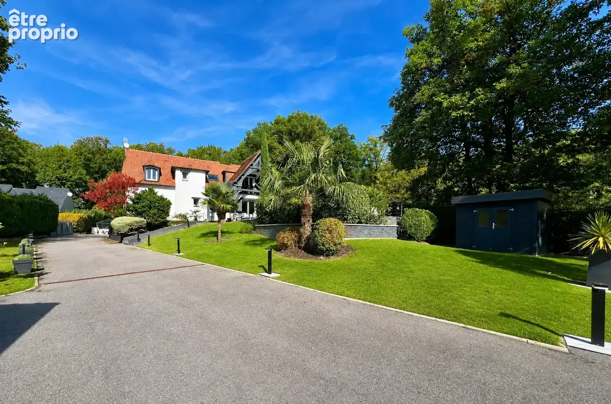 Propriété d'exception de 342m2 au sol -2 maisons sur la butte de Marcoussis- Piscine- Terrain de 3279m2 - photo 2