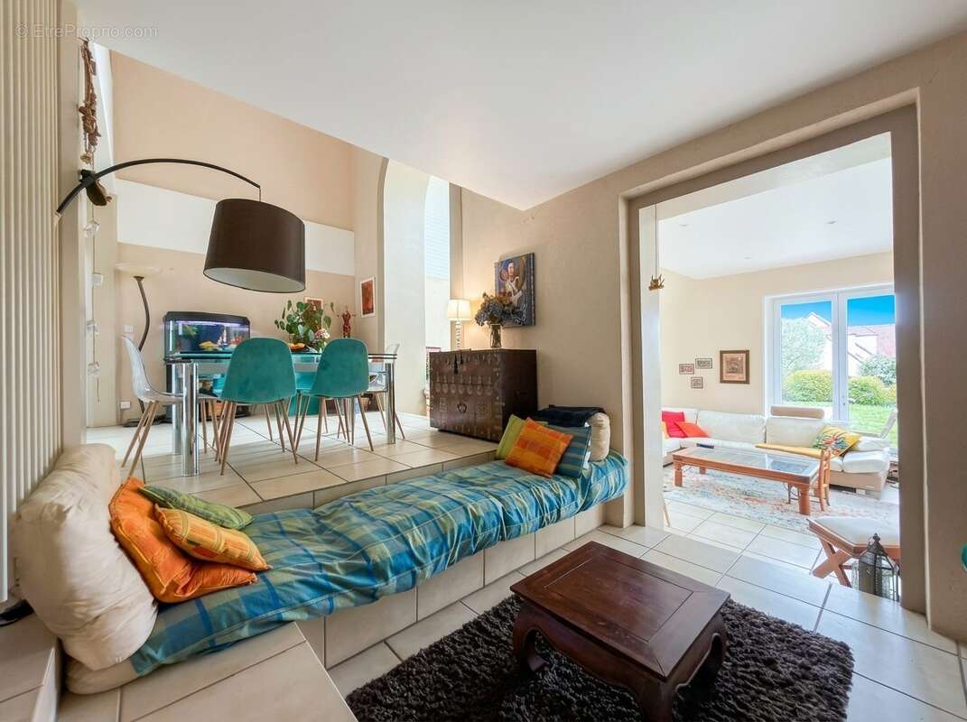 Maison à FEUCHEROLLES