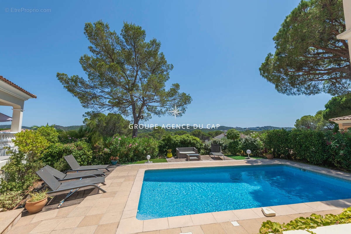 Coeur des golfs Villa 6 pièces avec vue dégagée, piscine et garage - photo 14