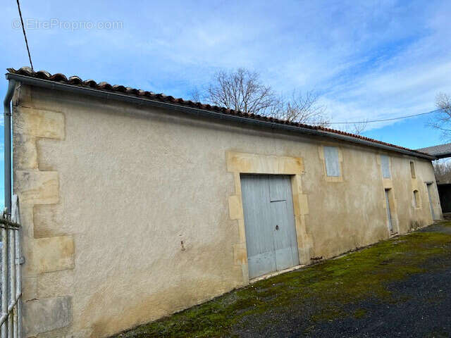 Maison à MESNAC