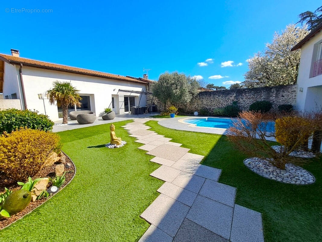 Maison à SAINT-JEAN-DE-TOUSLAS