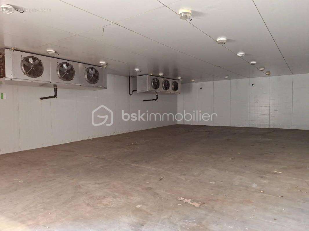 Commerce à BEAUMONT-DE-LOMAGNE