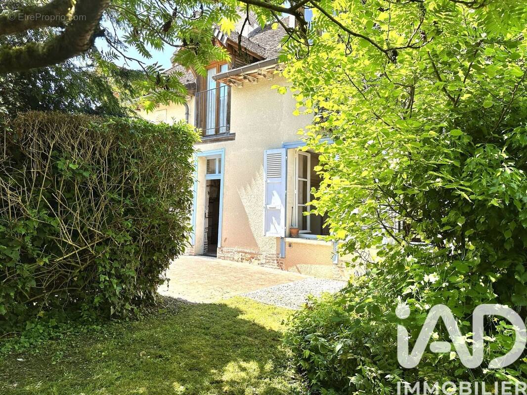 Photo 1 - Maison à LA CHAPELLE-SAINT-LUC