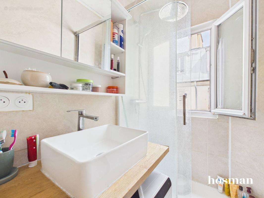 Appartement à PARIS-18E