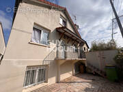 Appartement à LES PAVILLONS-SOUS-BOIS