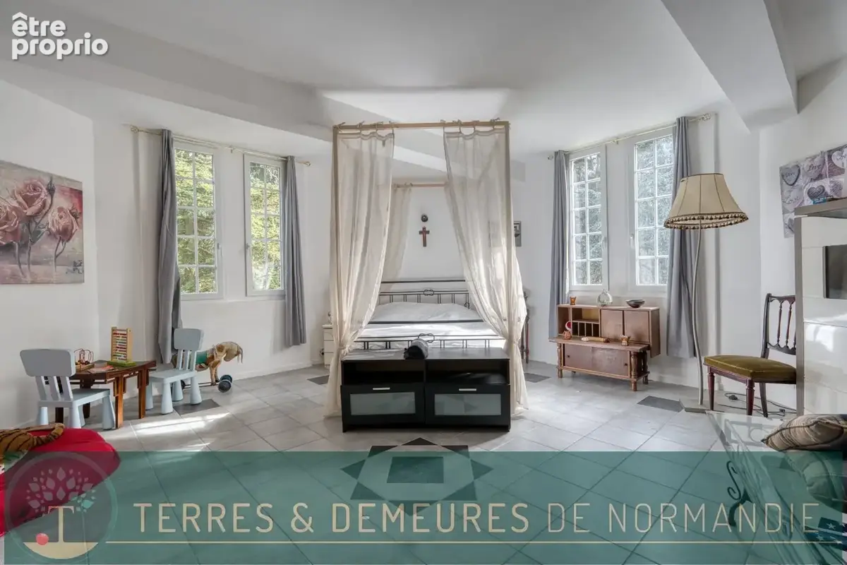 Domaine historique en normandie  château xviie & dépendances  4,5 hectares - photo 13
