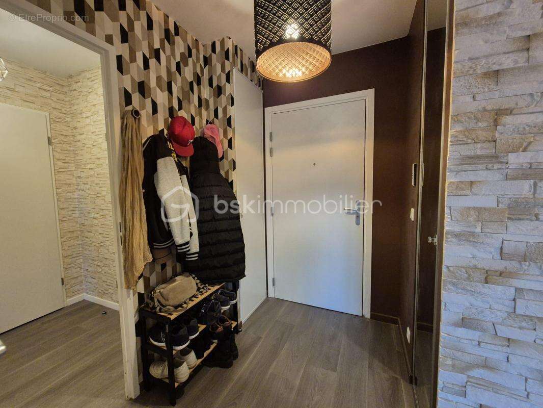 Appartement à COURCOURONNES