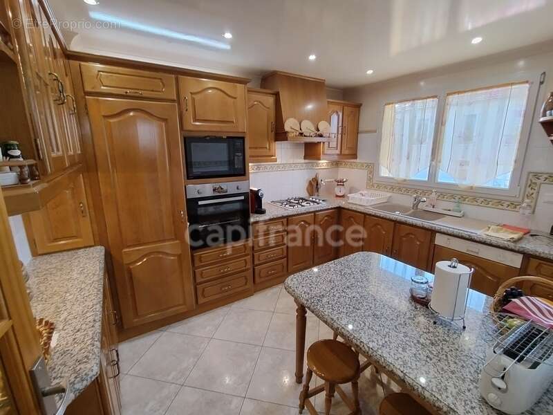 Maison à VIGNEUX-SUR-SEINE