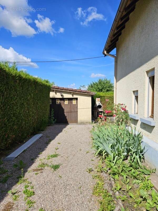 Maison à NOMEXY