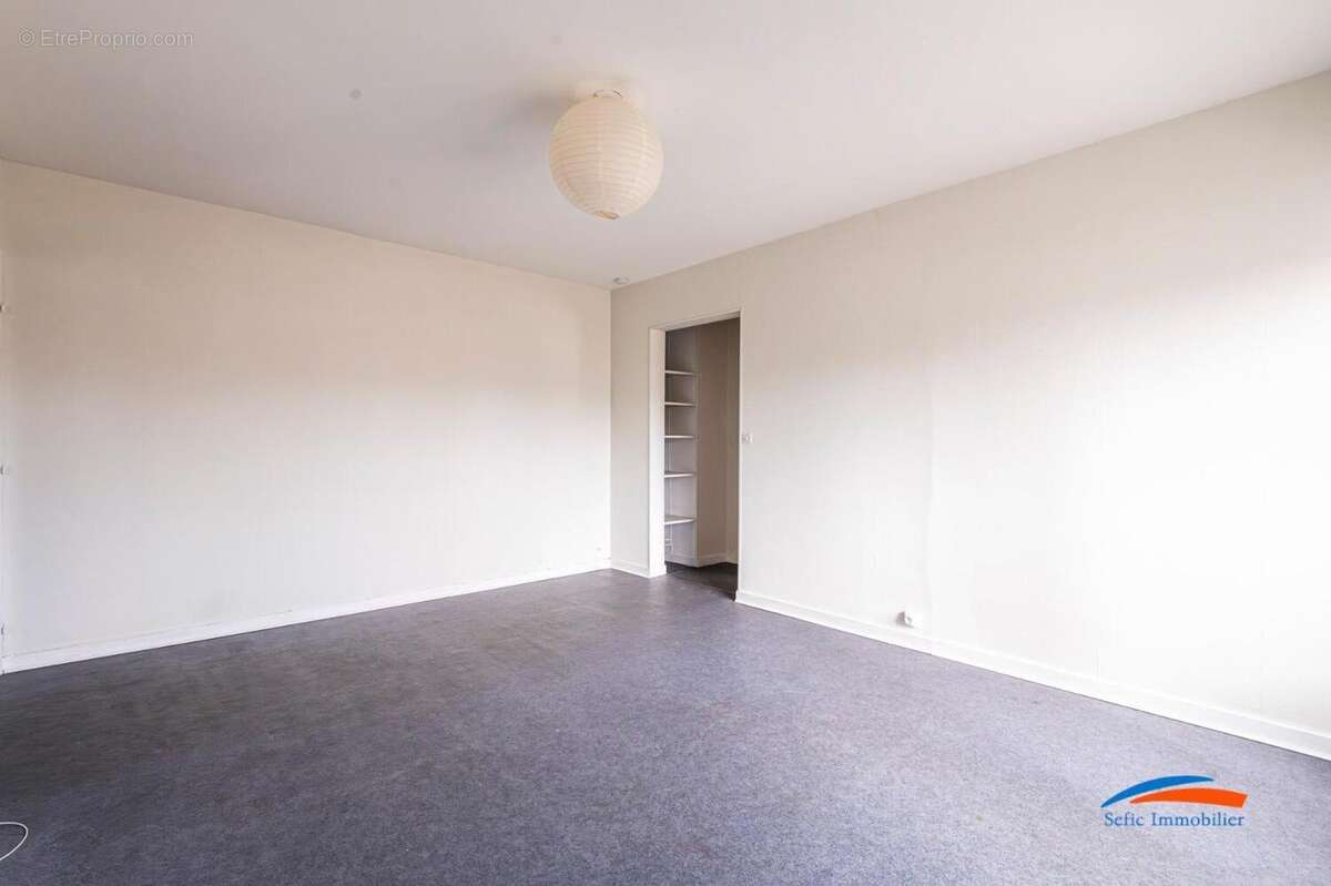   - Appartement à REIMS