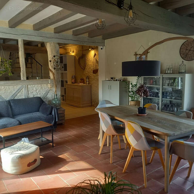 Maison à NOUZILLY