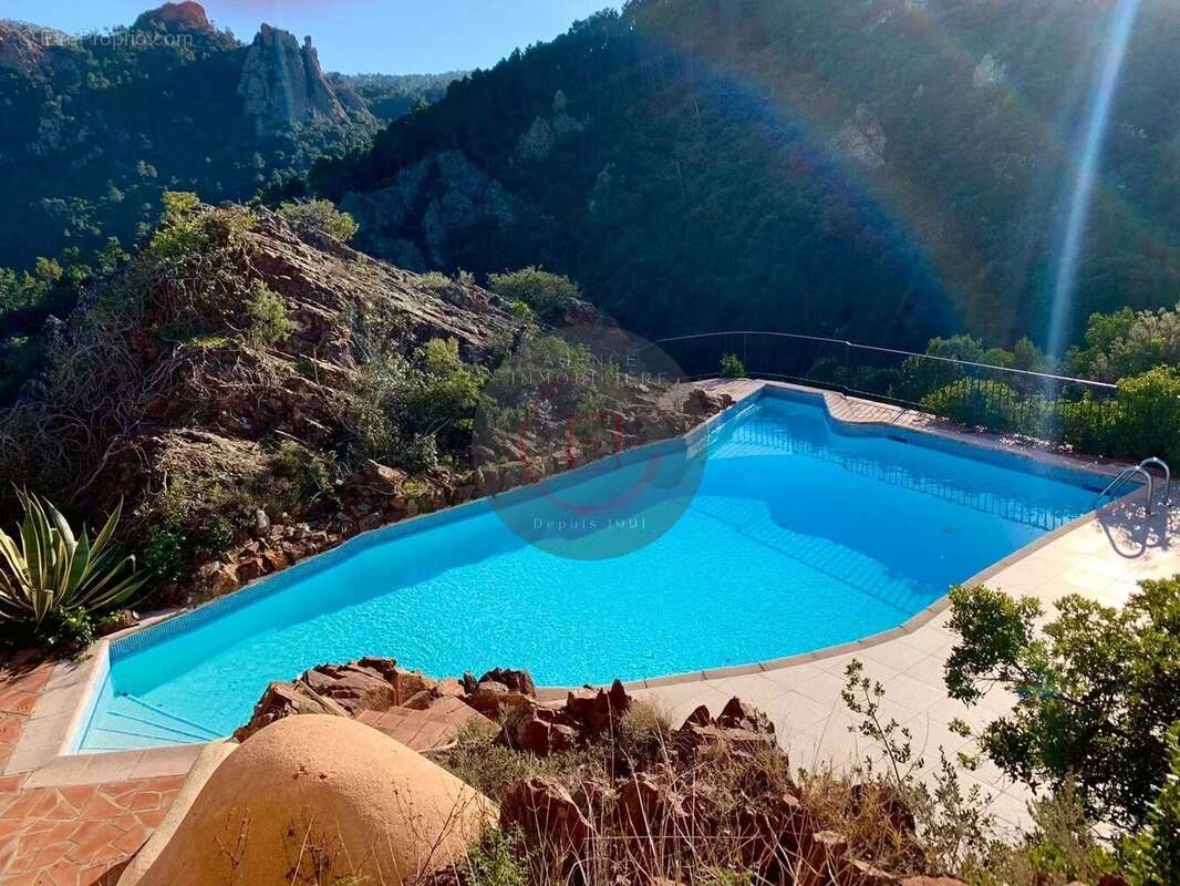 Maison à MANDELIEU-LA-NAPOULE