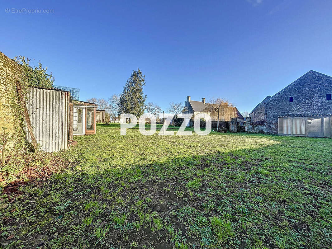 Terrain à VIENNE-EN-BESSIN