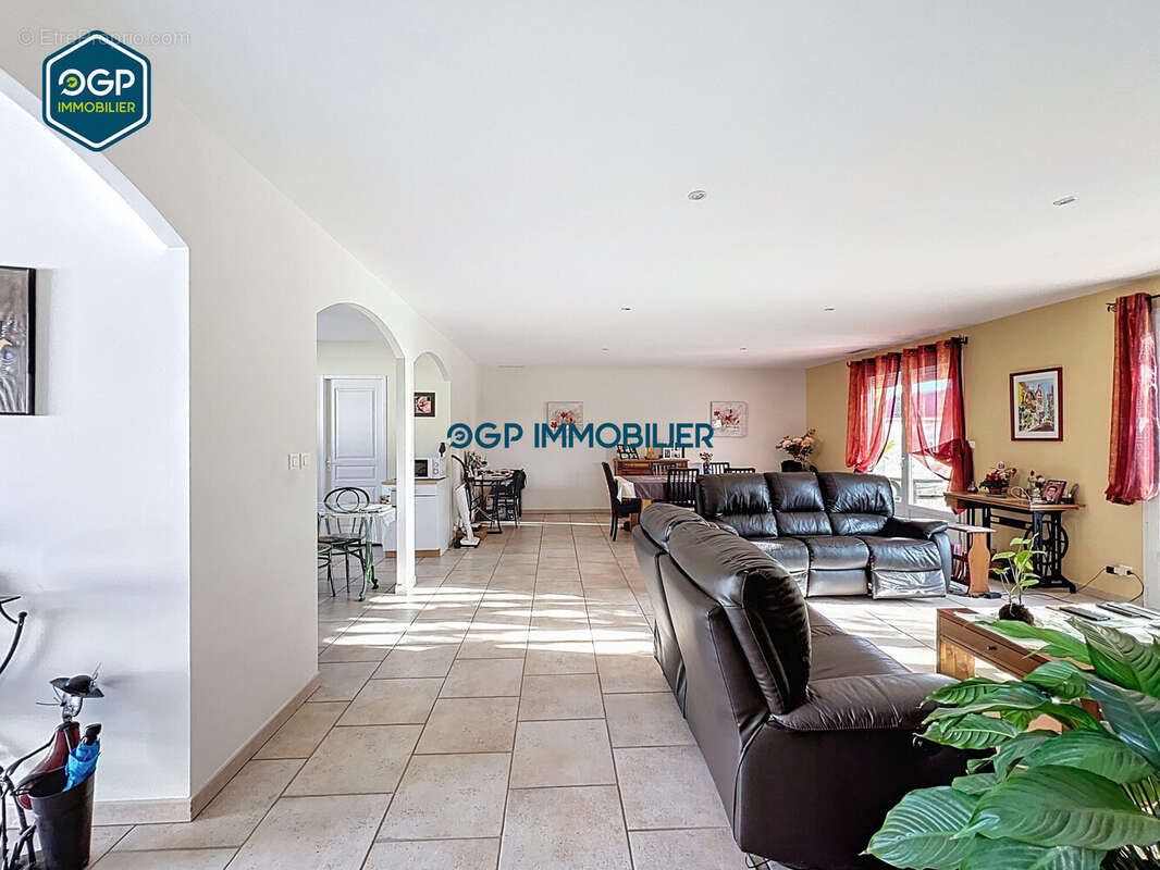 Maison à SAINT-SULPICE