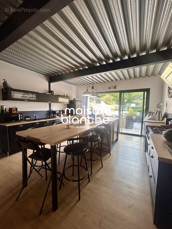 Maison à PELLOUAILLES-LES-VIGNES