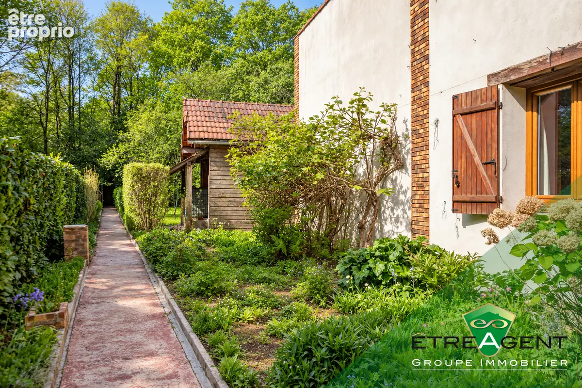 Maison de PLAIN-PIED LE VAL DORÉ - 208 m² - 5 chambres - photo 16