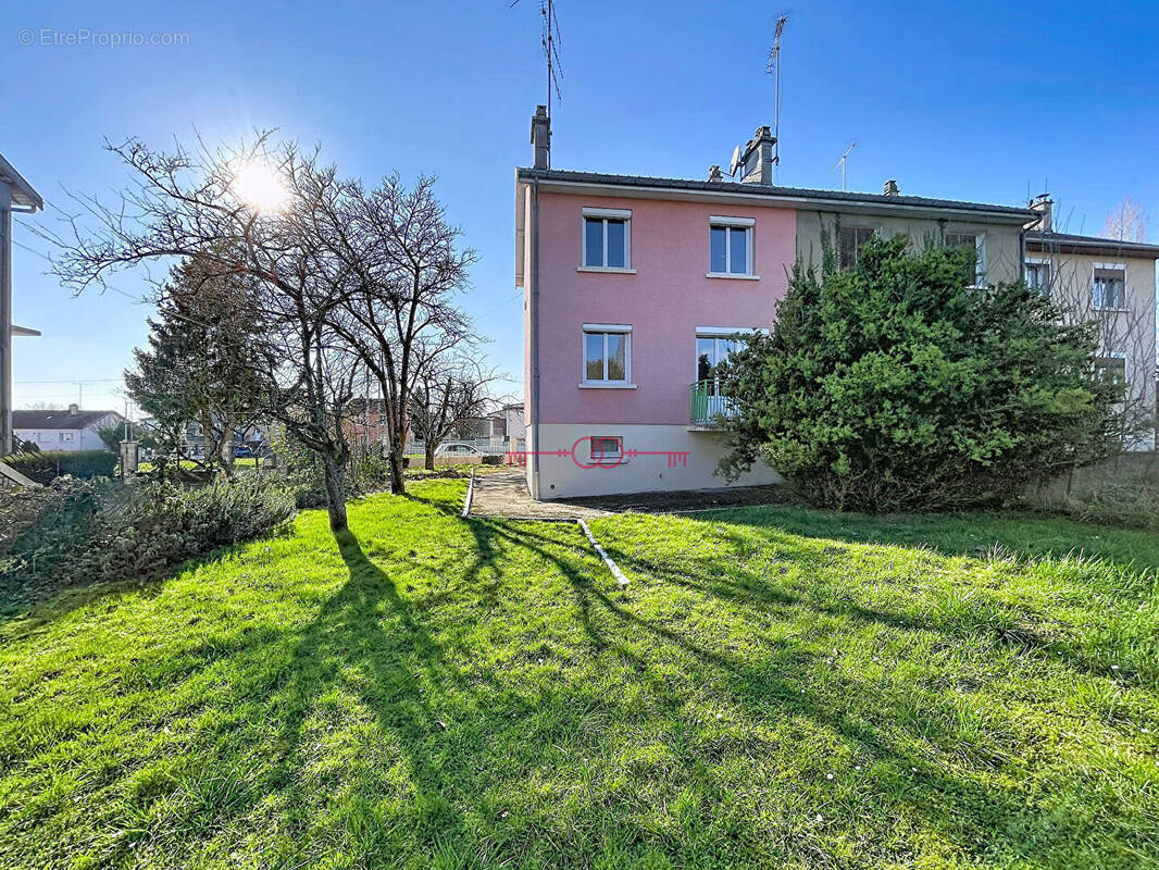 Maison à SAINTE-MENEHOULD