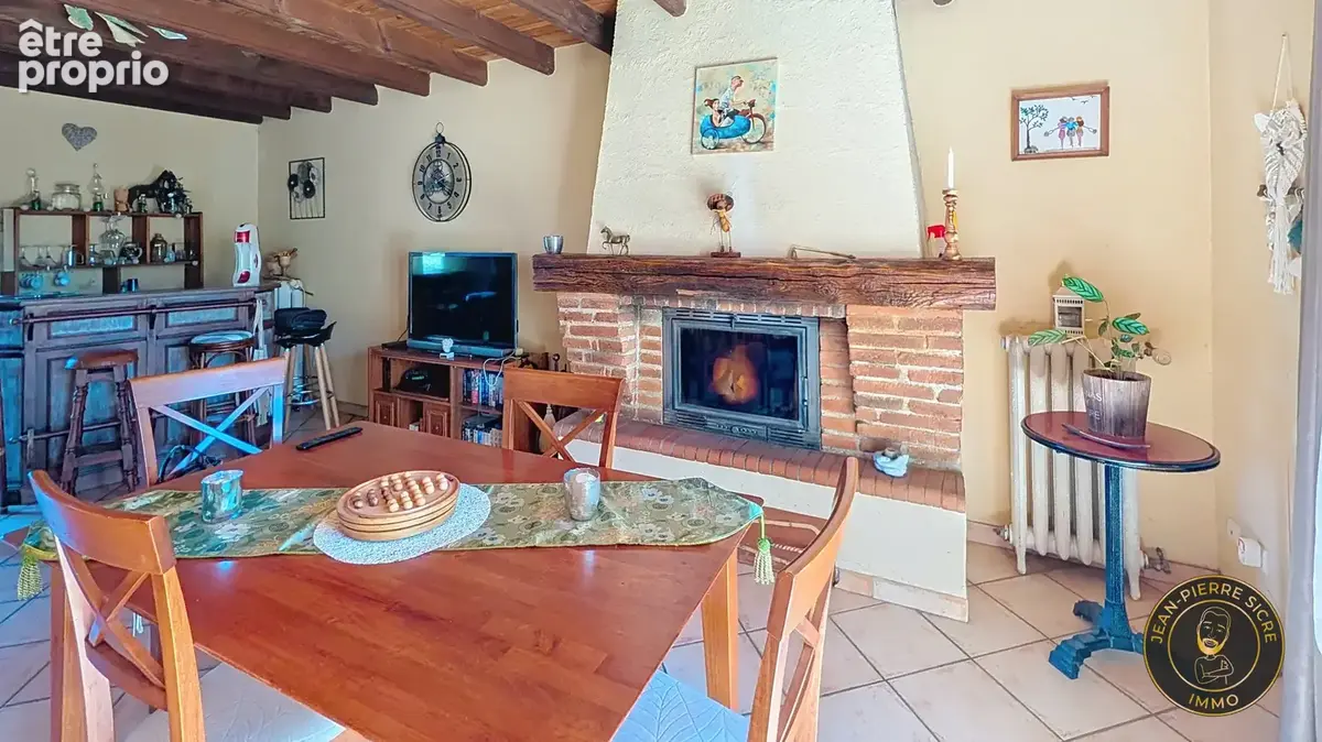 Cintegabelle — Maison de famille de 207 m2 sur trois niveaux, cinq chambres, annexes et piscine, terrain clos - photo 10
