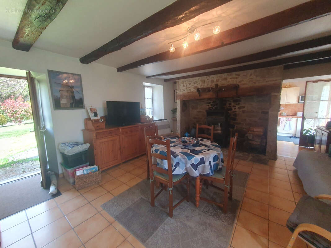 Maison à SAINT-PRIVAT