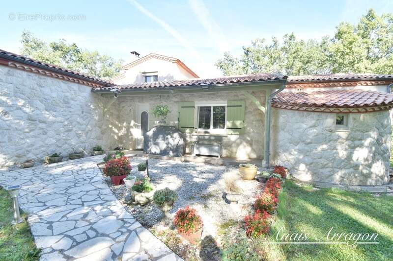 Maison à HAUTEFAGE-LA-TOUR