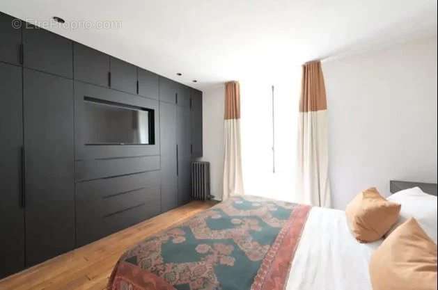 Appartement à PARIS-9E