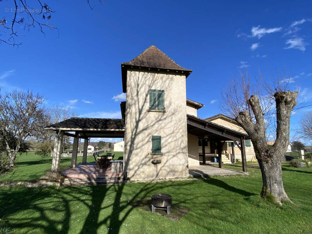 SIDE FEV - Maison à CHENAUD