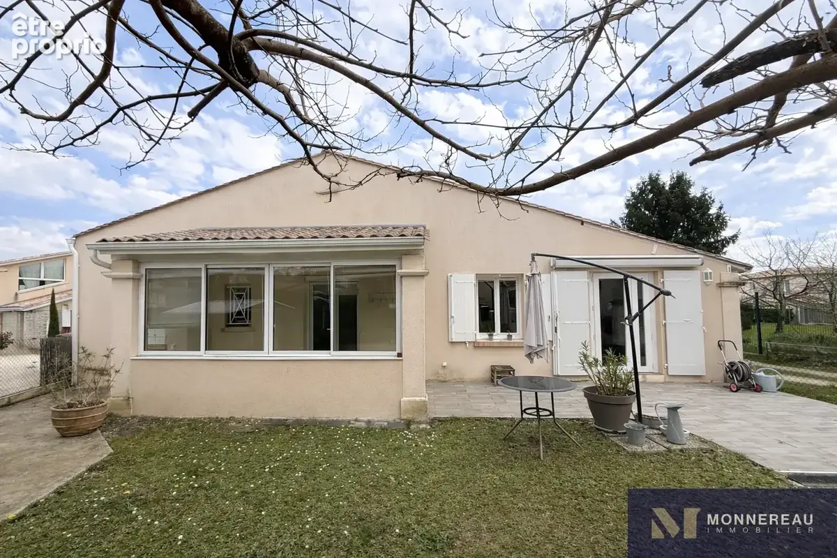 Maison à SAINT-YRIEIX-SUR-CHARENTE