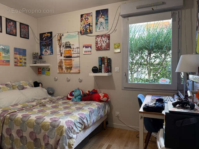 Aux portes de Saint-Cyr-au-Mont-d'Or   T3 de 67 m2 en rez-de-jardin avec terrasse, garage - résidence sécurisé - photo 11