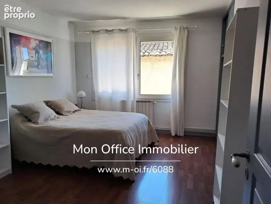 Référence : 6088-VCL - Maison centre ville - Au calme, jardin et garage - 13 330 PELISSANNE - photo 17