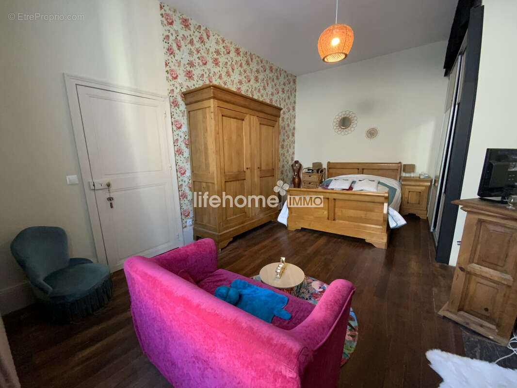Maison 320 m² à Levroux  - photo 7