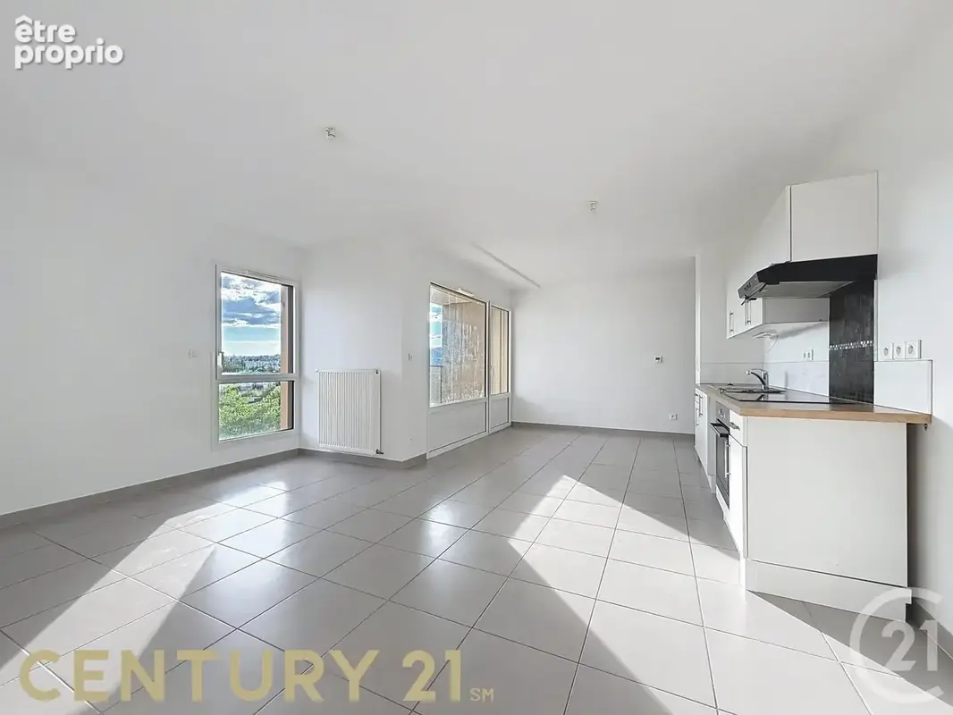 Appartement 3 pièces 63 m² à vendre à Sathonay-Camp (69580) - photo 2