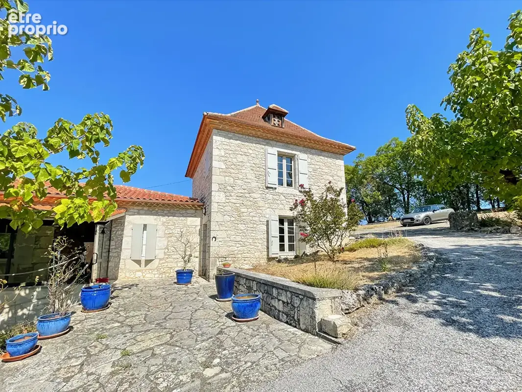 Maison en pierre avec dépendances ! 4 chambres - 7 334 m2 de terrain - photo 15