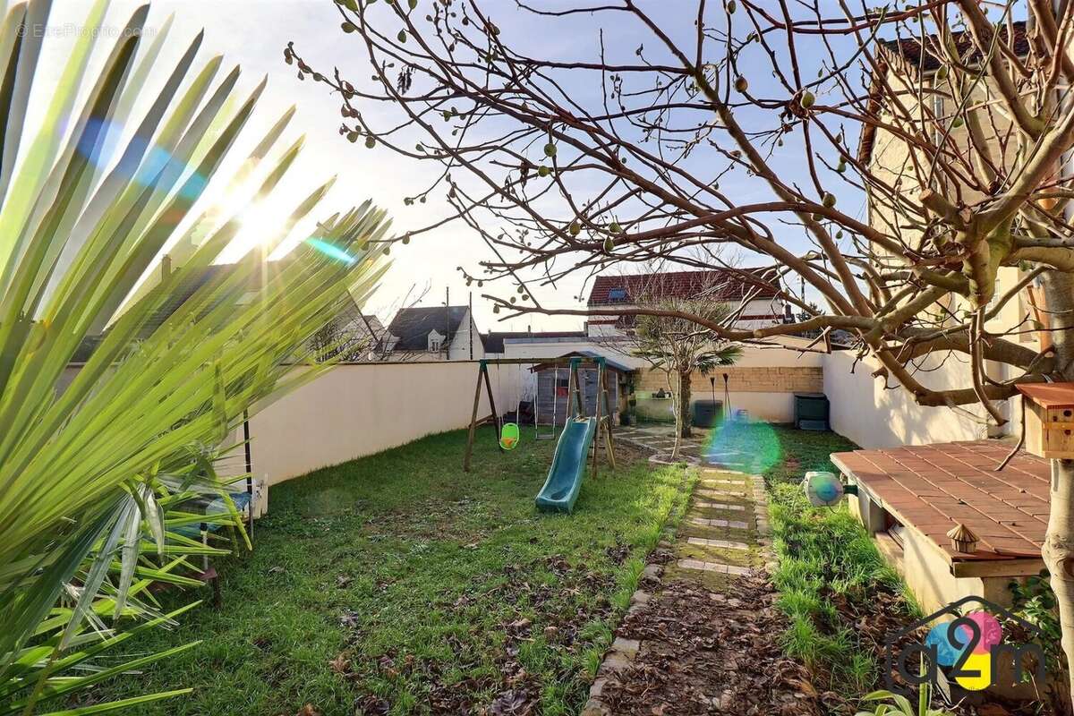 Maison à MONTATAIRE