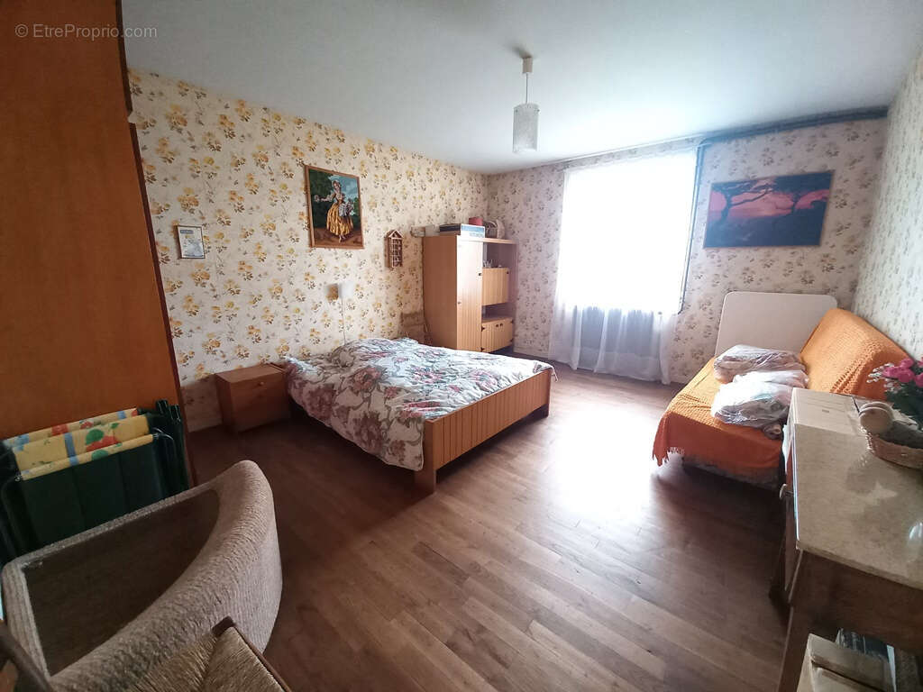 Maison avec dependances - photo 5