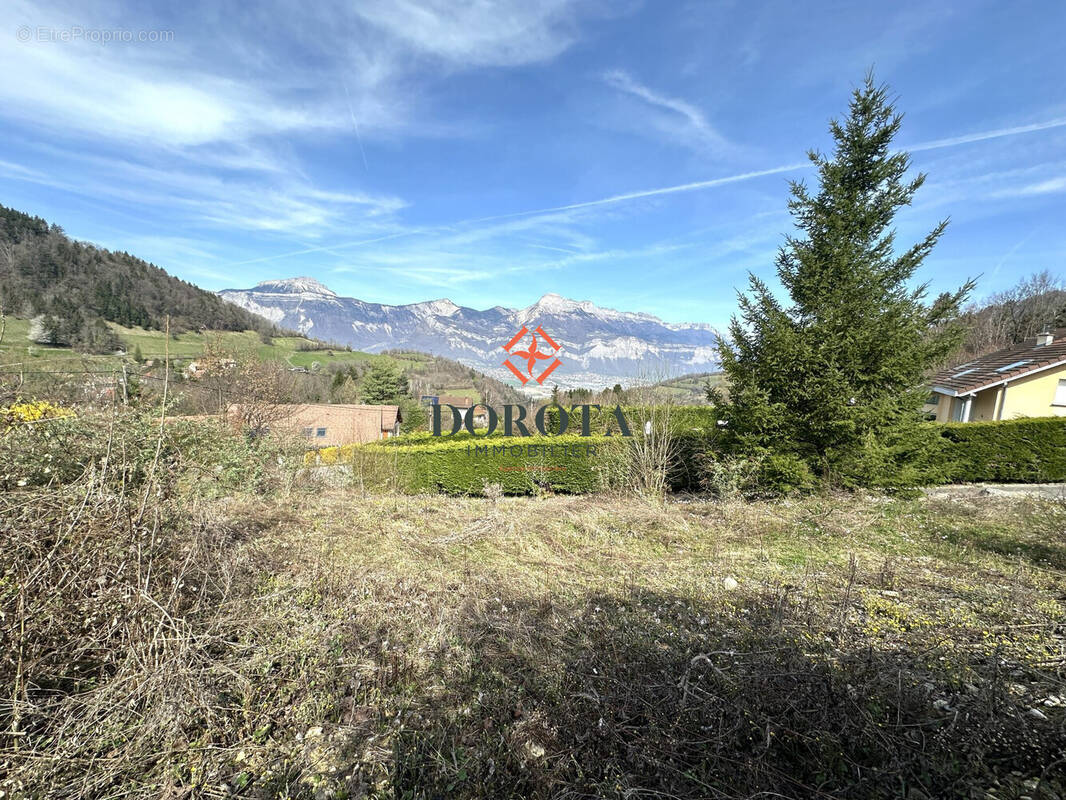 Terrain à LA COMBE-DE-LANCEY