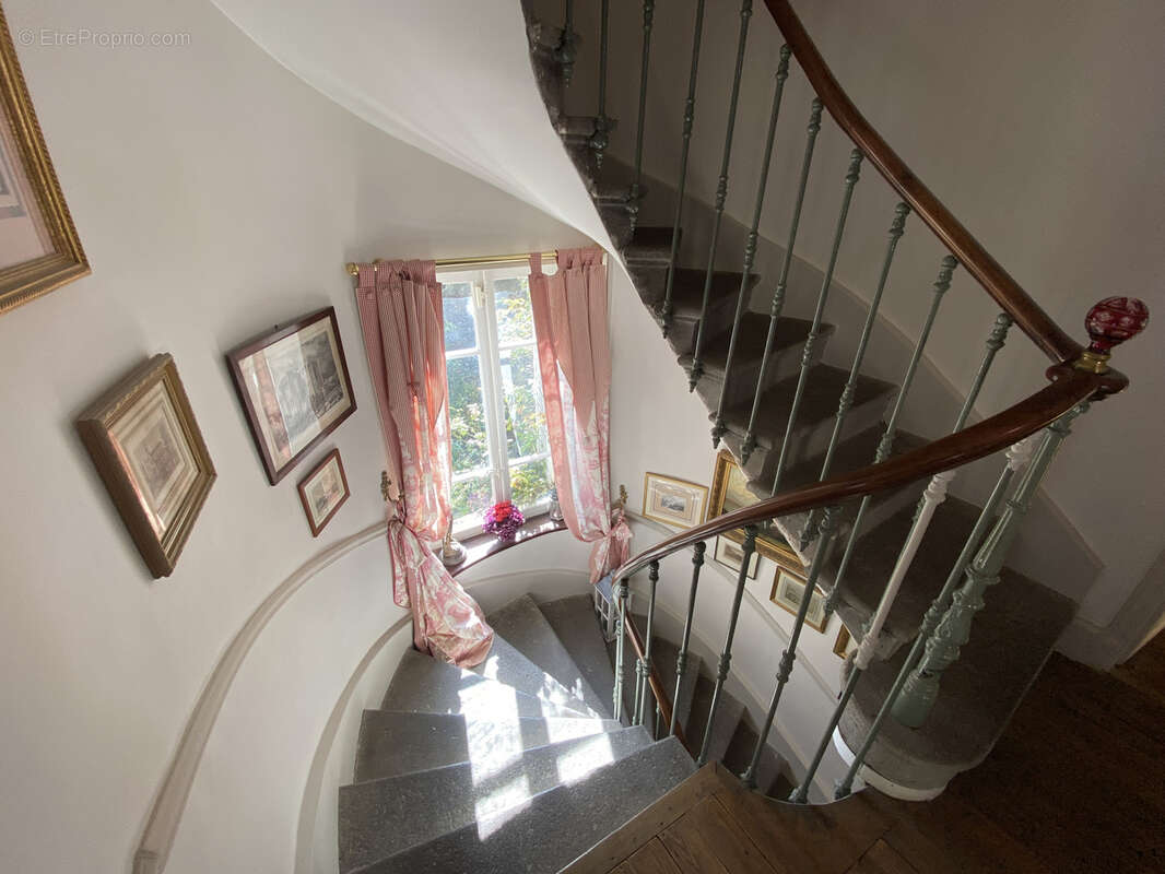 Maison à SAUVAGNAT-SAINTE-MARTHE