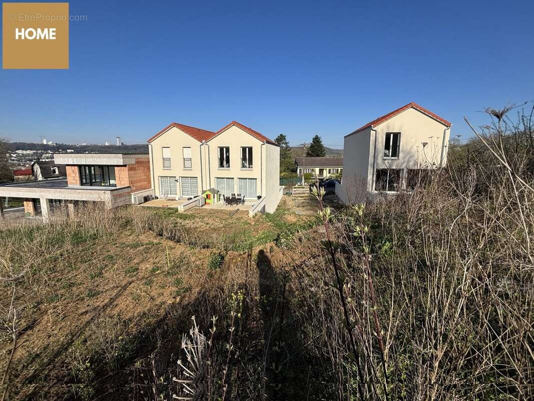 Terrain à MALZEVILLE