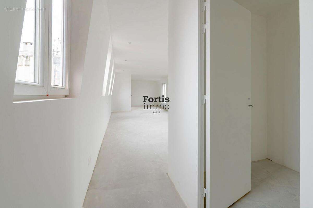 Appartement à PARIS-15E