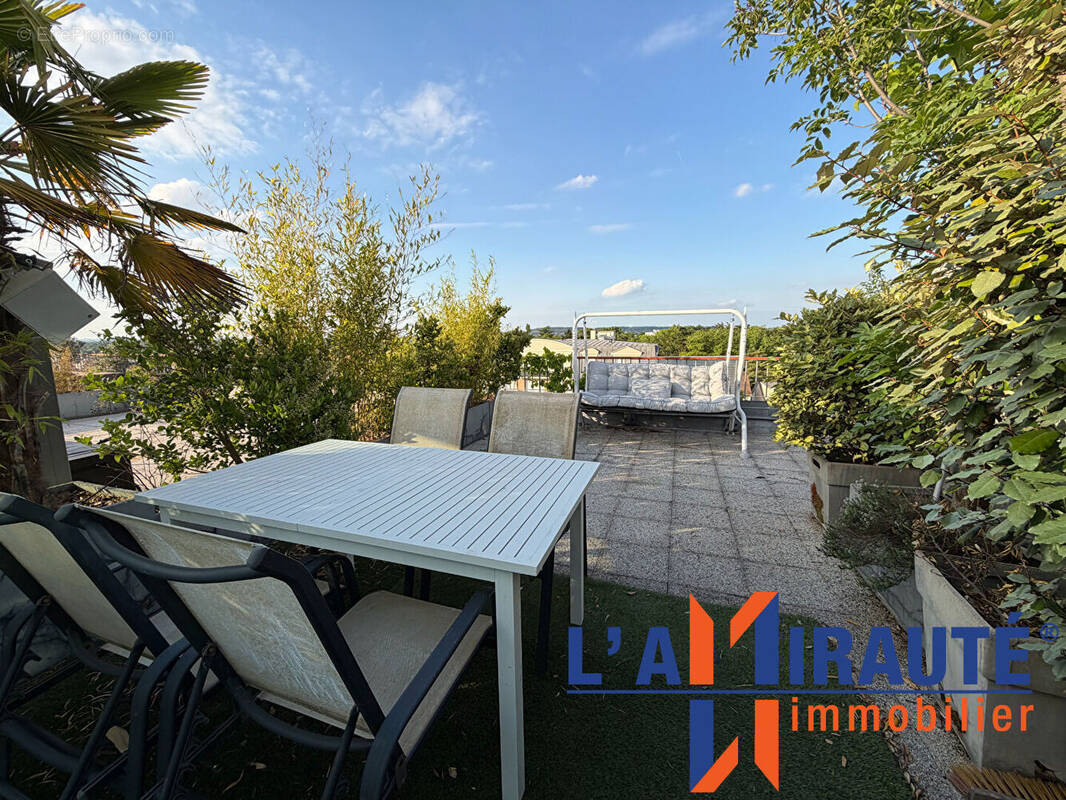 Appartement à SARTROUVILLE