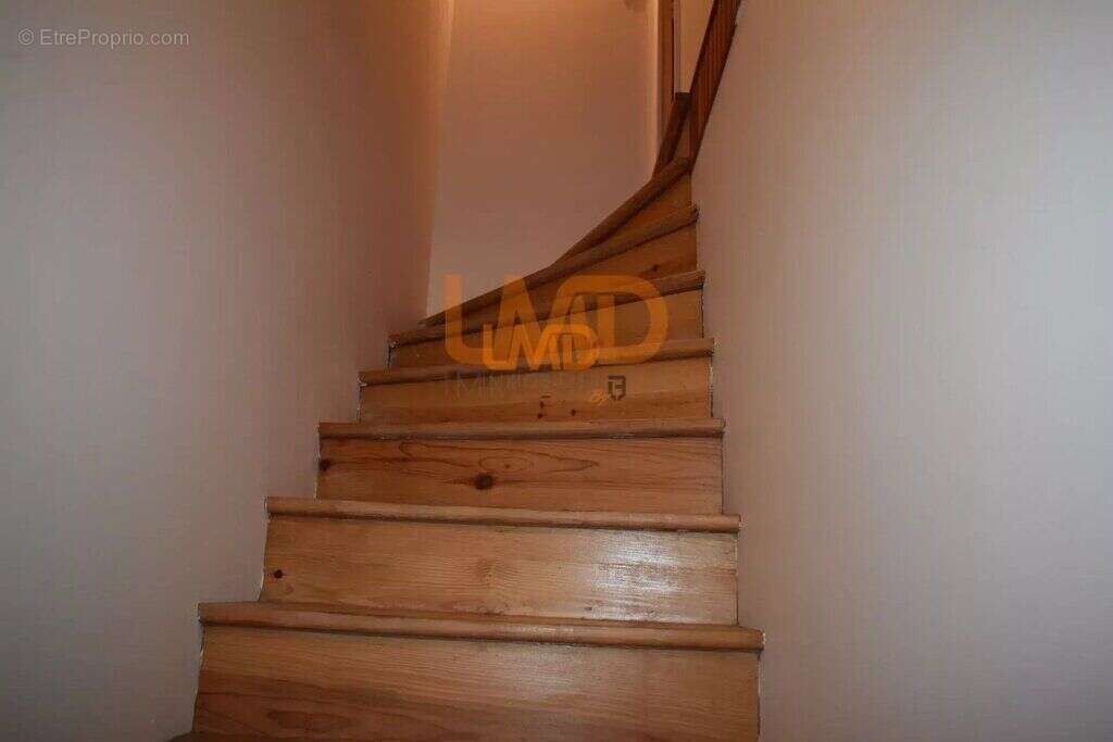 Maison à LIVINHAC-LE-HAUT