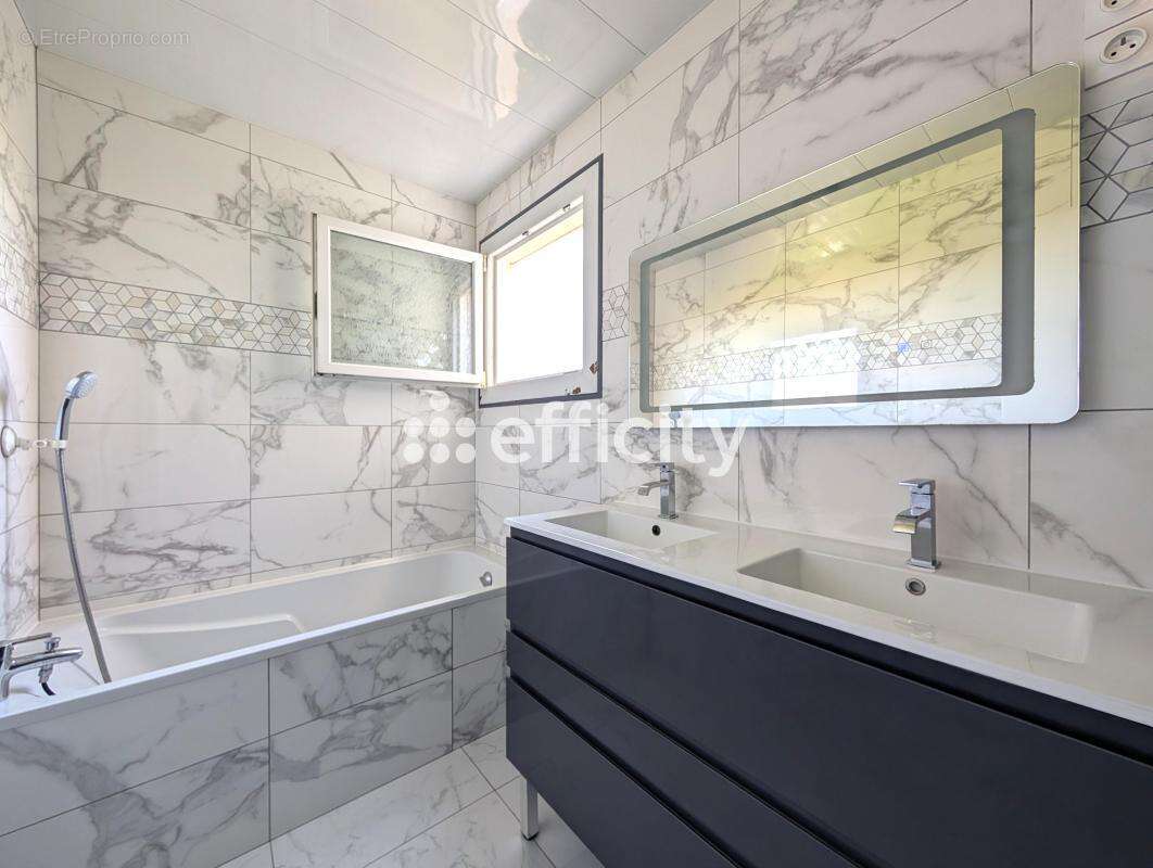 Appartement à ENGHIEN-LES-BAINS