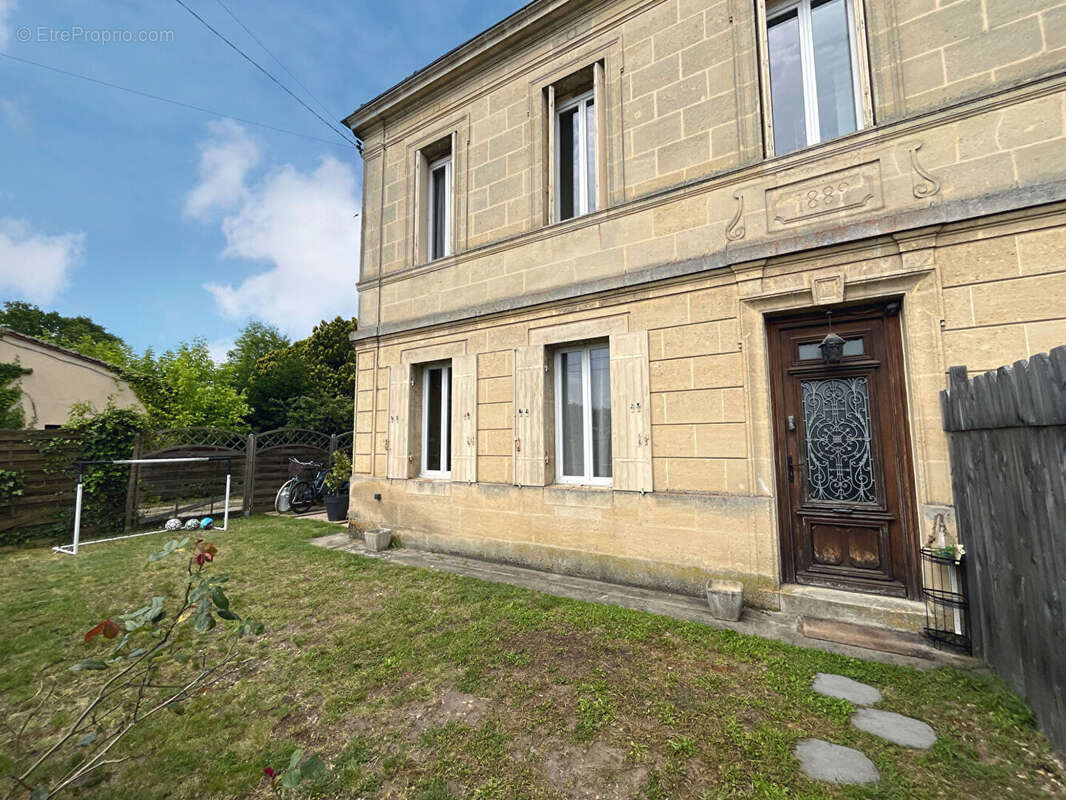 Maison à AMBARES-ET-LAGRAVE