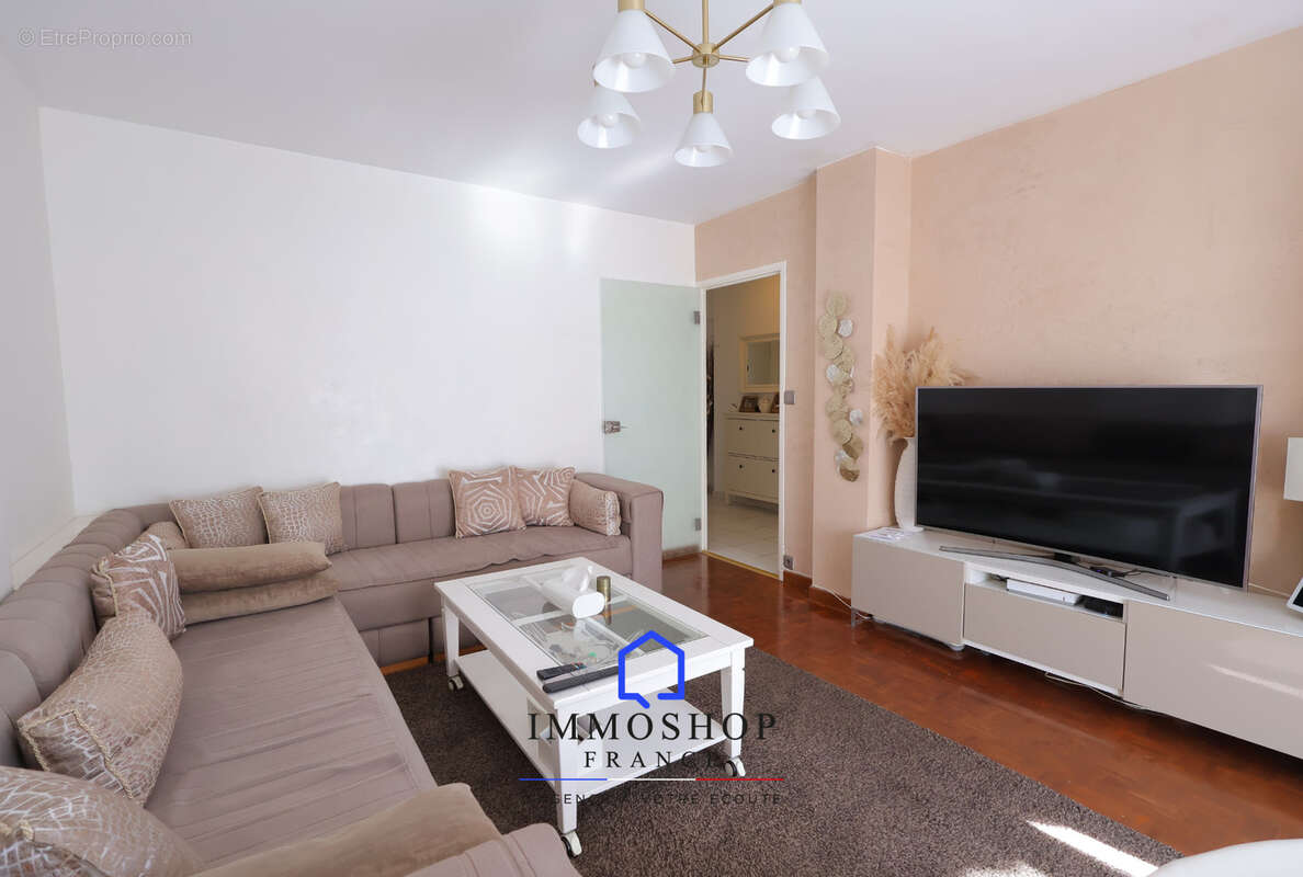 Appartement à MARSEILLE-5E