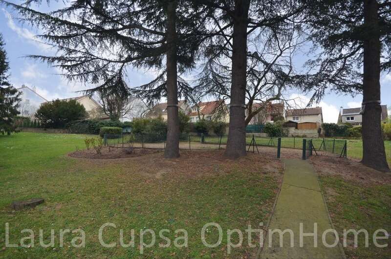 Appartement à FRESNES