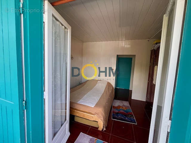 St Joseph TRES GRANDE MAISON F8 avec fort potentiel sur 976m2 de terrain - photo 15