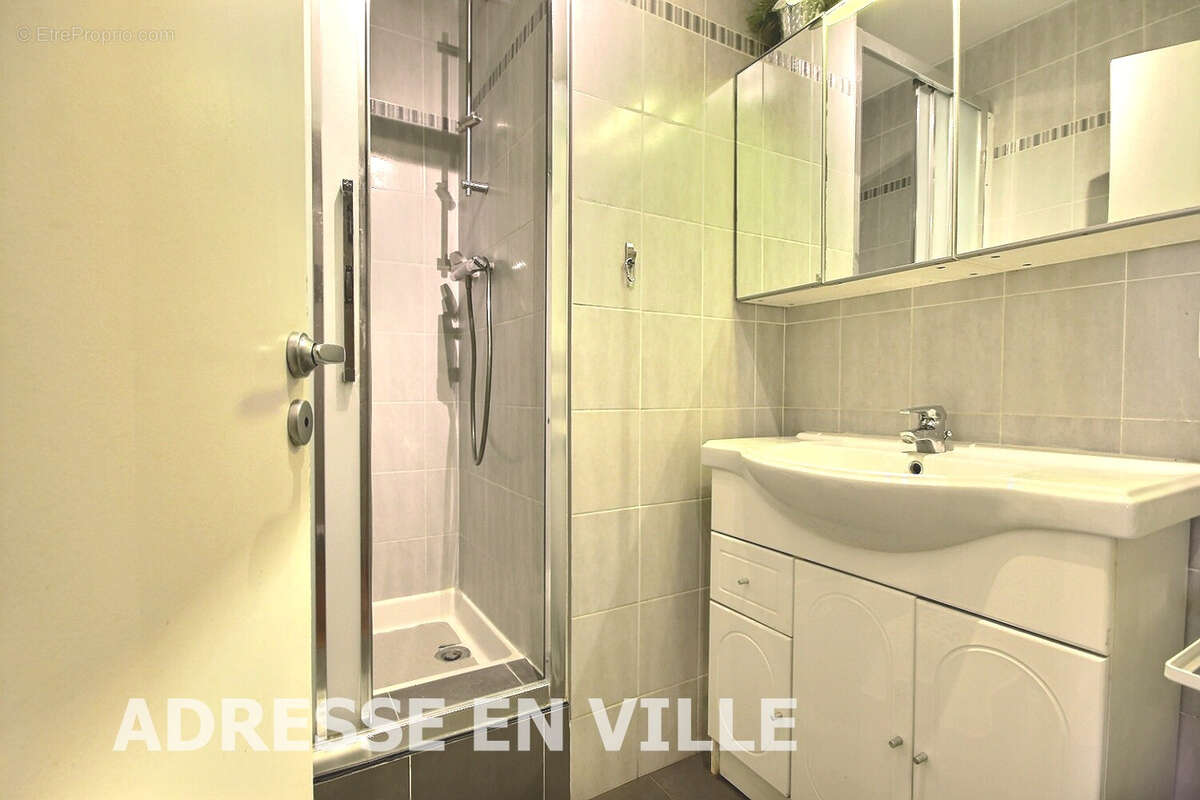 Appartement à PARIS-17E
