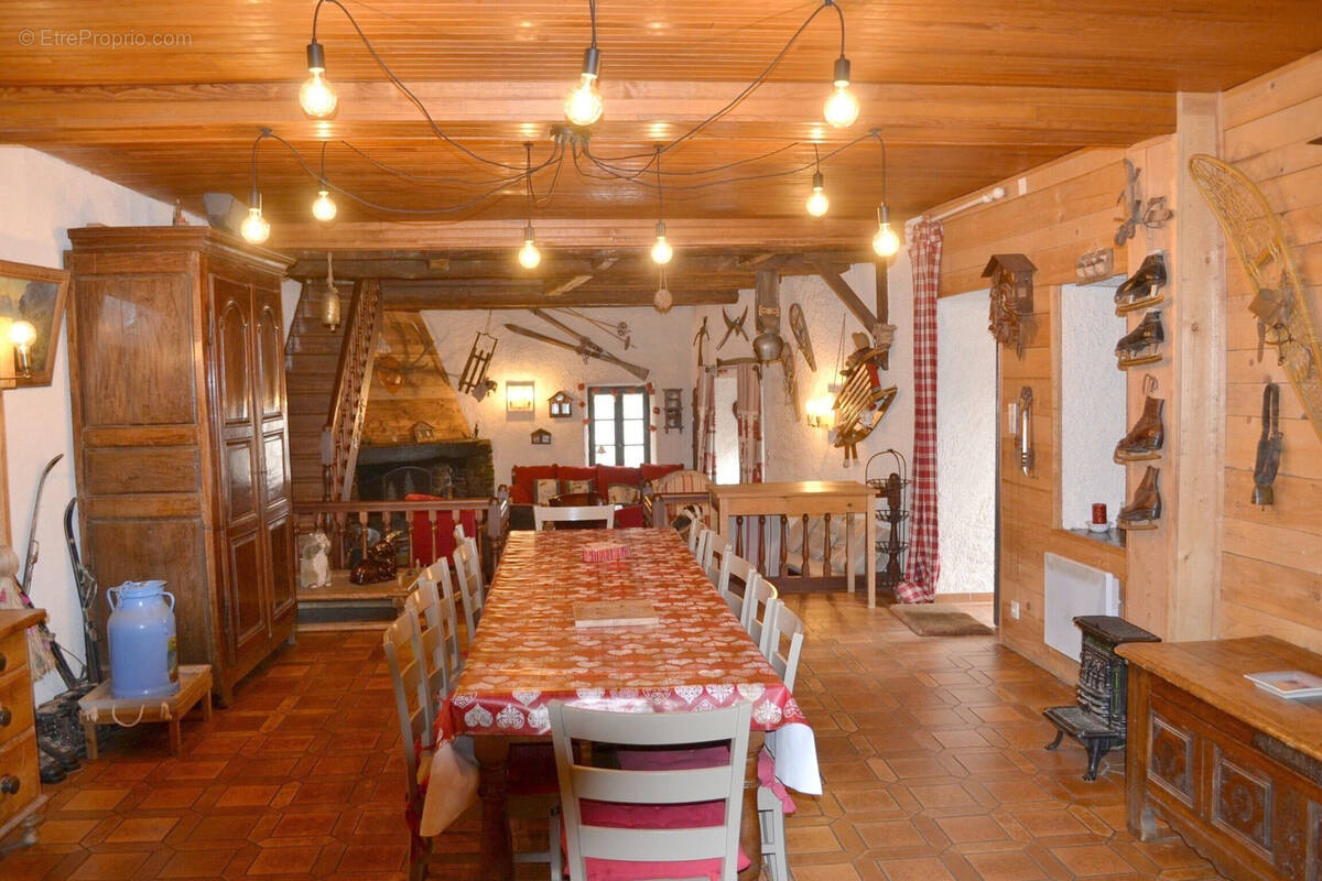 Maison à BENQUE-DESSOUS-ET-DESSUS