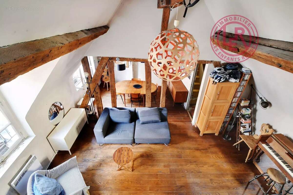 Appartement à PARIS-3E