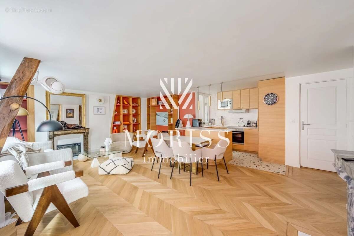 Appartement à PARIS-8E