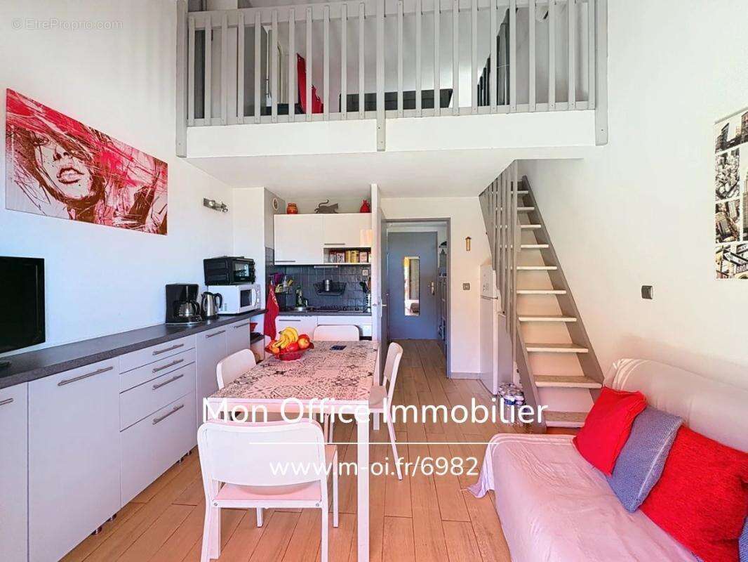 Référence : 6982-les - mazet duplex vue mer & collines avec terrasse & parking à cavalaire sur mer - photo 3